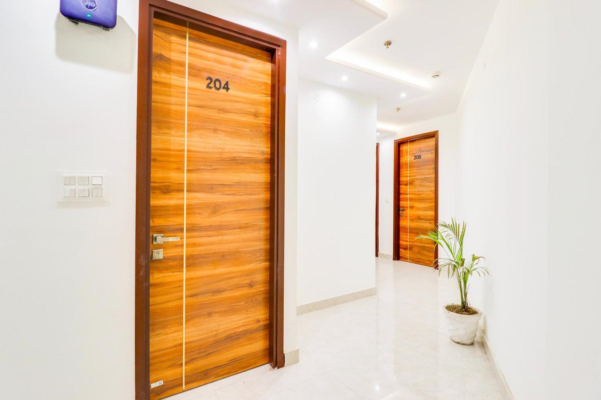 Super Collection O Kanwali Road Near Railway Station Dehradun Ngoại thất bức ảnh